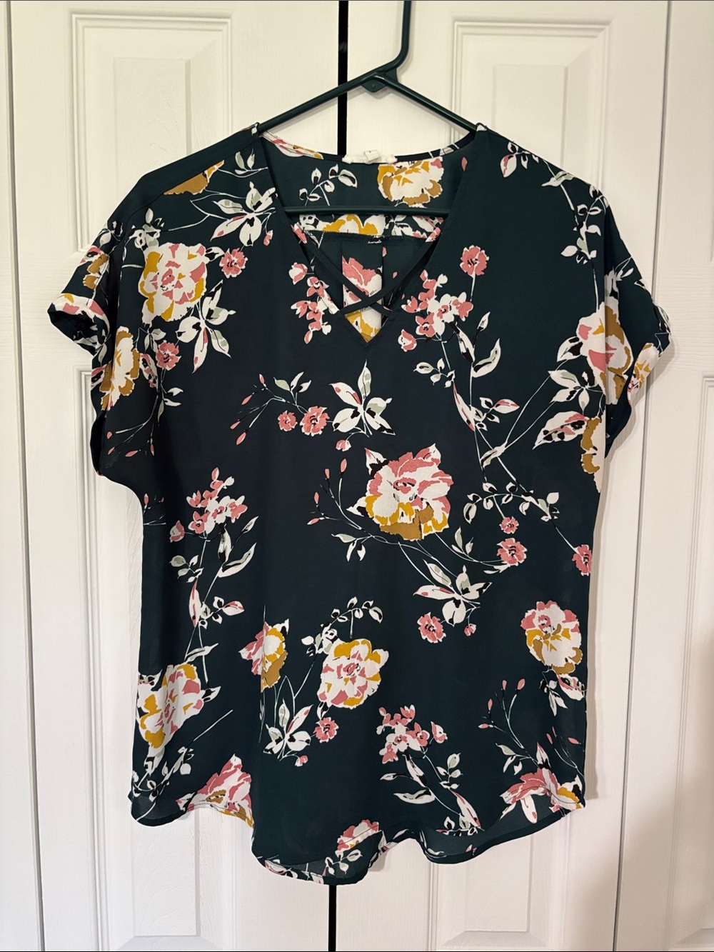 Maurices Dark Green Floral V-Neck Short Sleeve Top